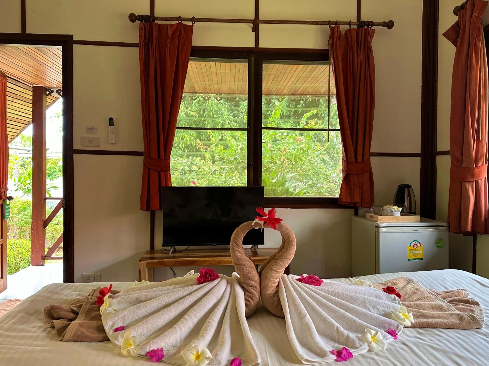 Bangrak Pier Bungalow Luaran gambar
