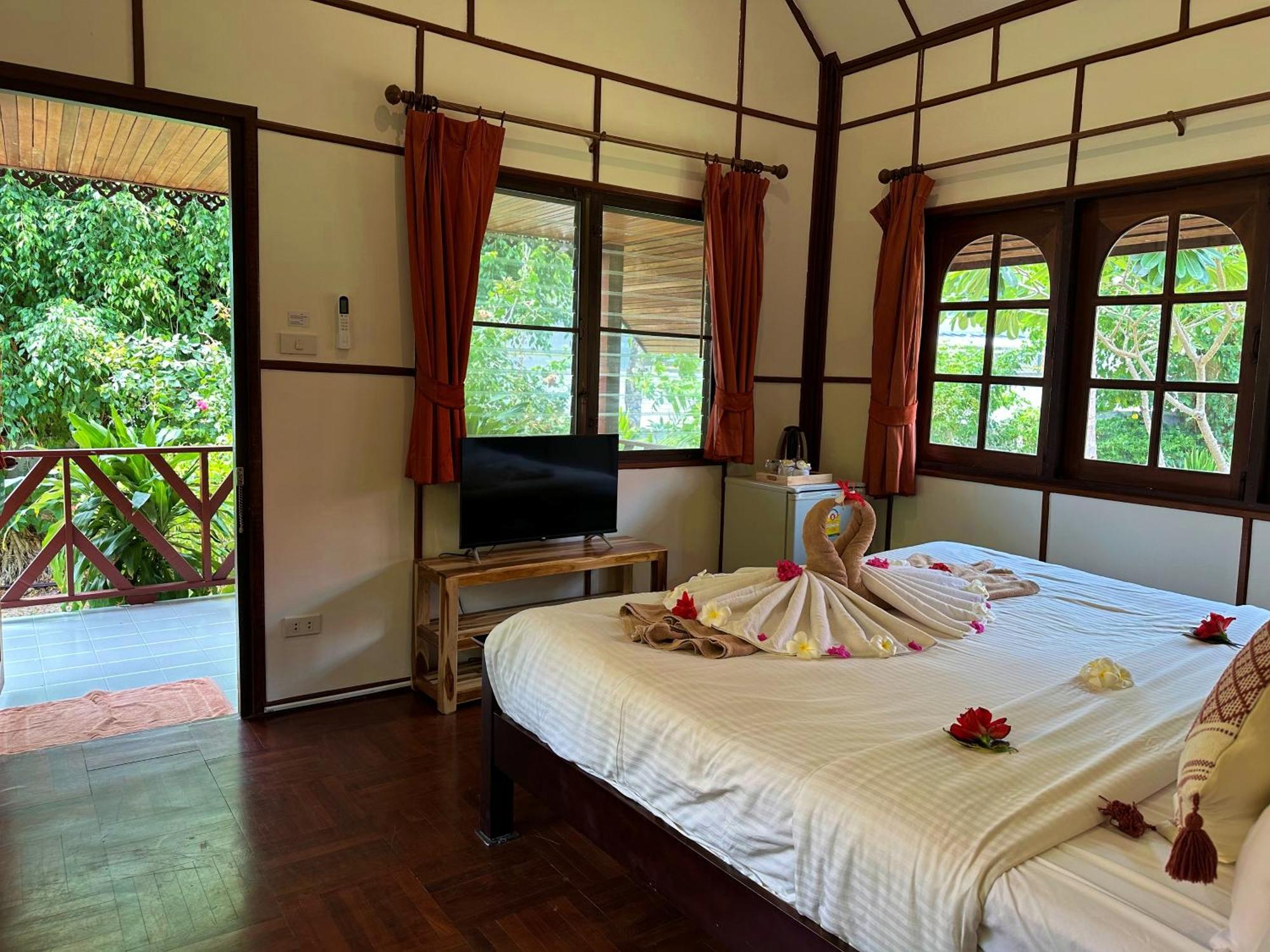 Bangrak Pier Bungalow Luaran gambar