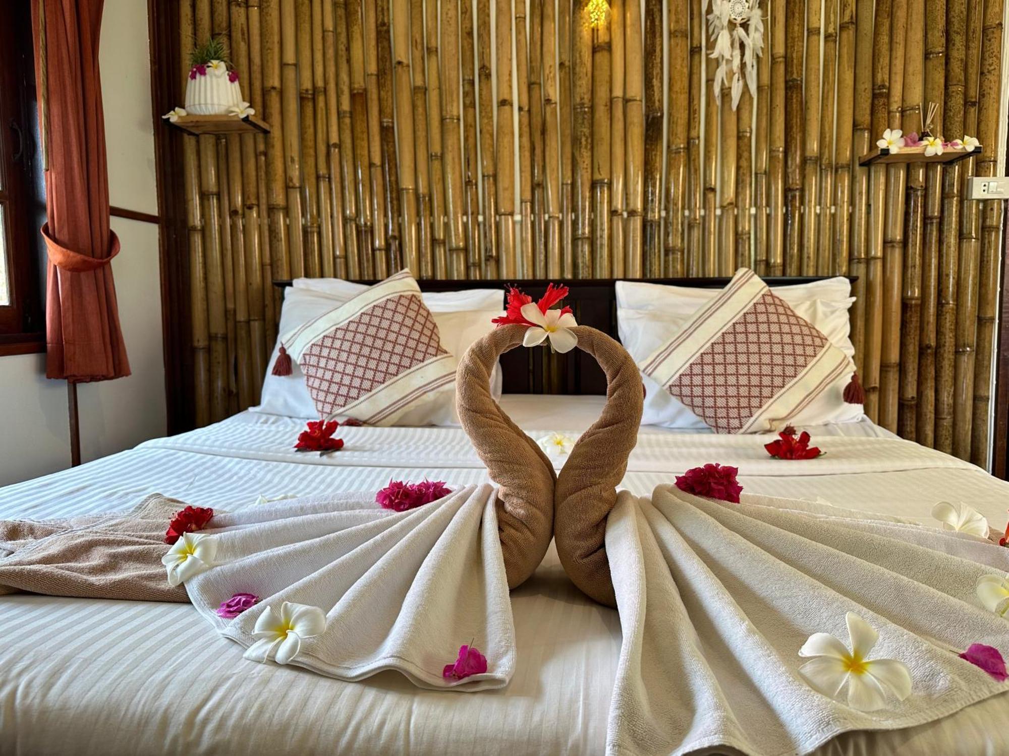 Bangrak Pier Bungalow Luaran gambar